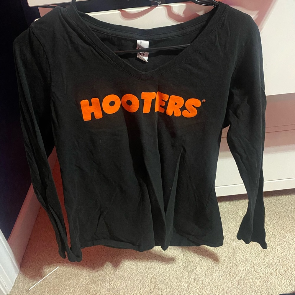 HOOTERS MEDIUM LONG SLEEVE Black M Women’s Hooters T-Shirt